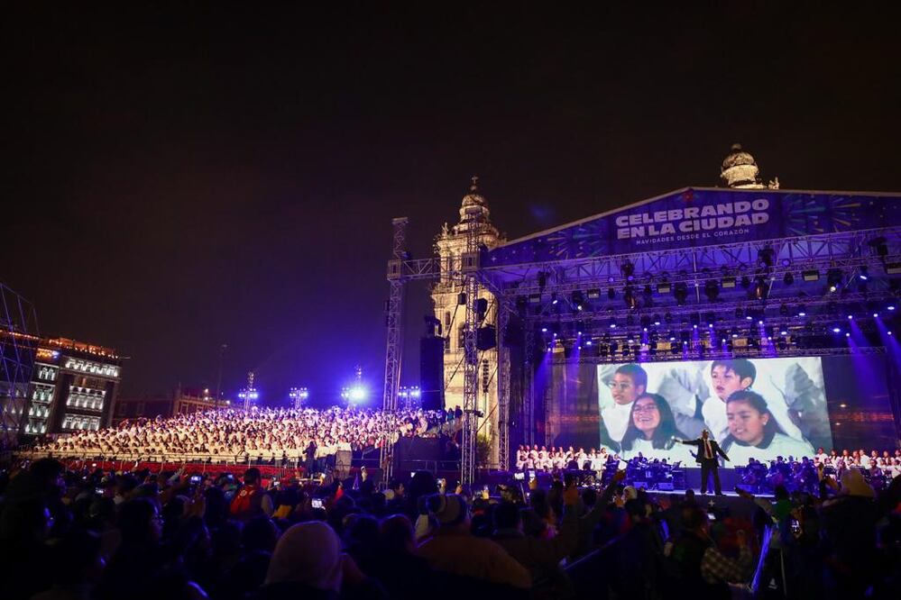 El Magno Coro estuvo dirigido por el maestro José Manuel Parra y el ensamble musical a cargo del maestro Mario Santos / Fotos: Diego Simón Sánchez. EL UNIVERSAL