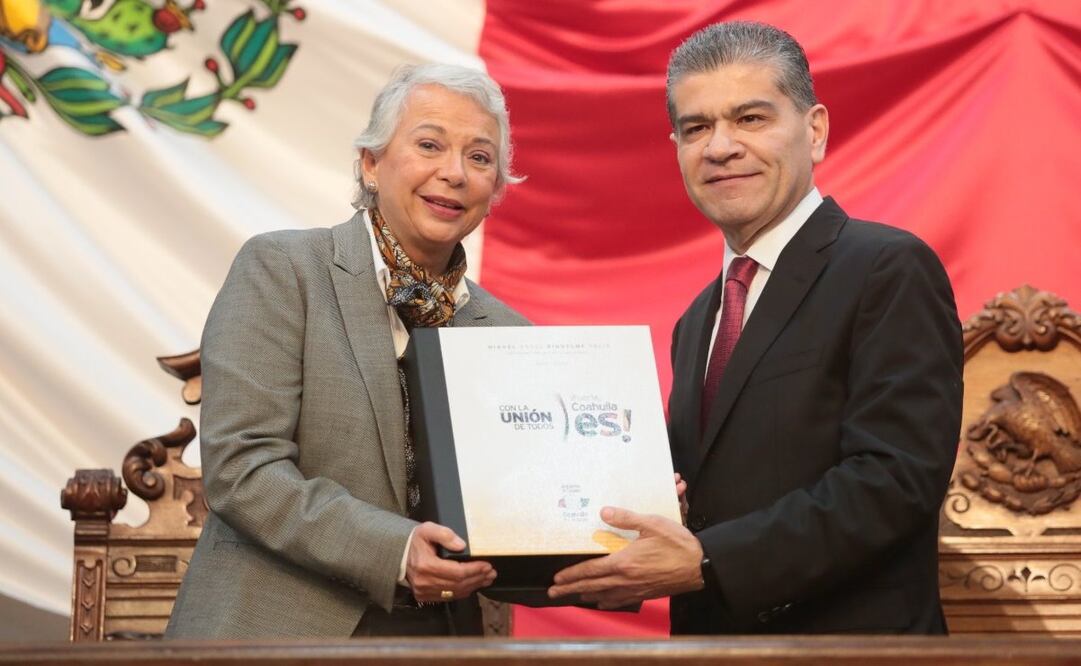 Sánchez Cordero acudió a la sesión solemne del Congreso de Coahuila, donde el gobernador Miguel Ángel Riquelme Solís presentó su Segundo Informe de Gobierno. Foto: Especial