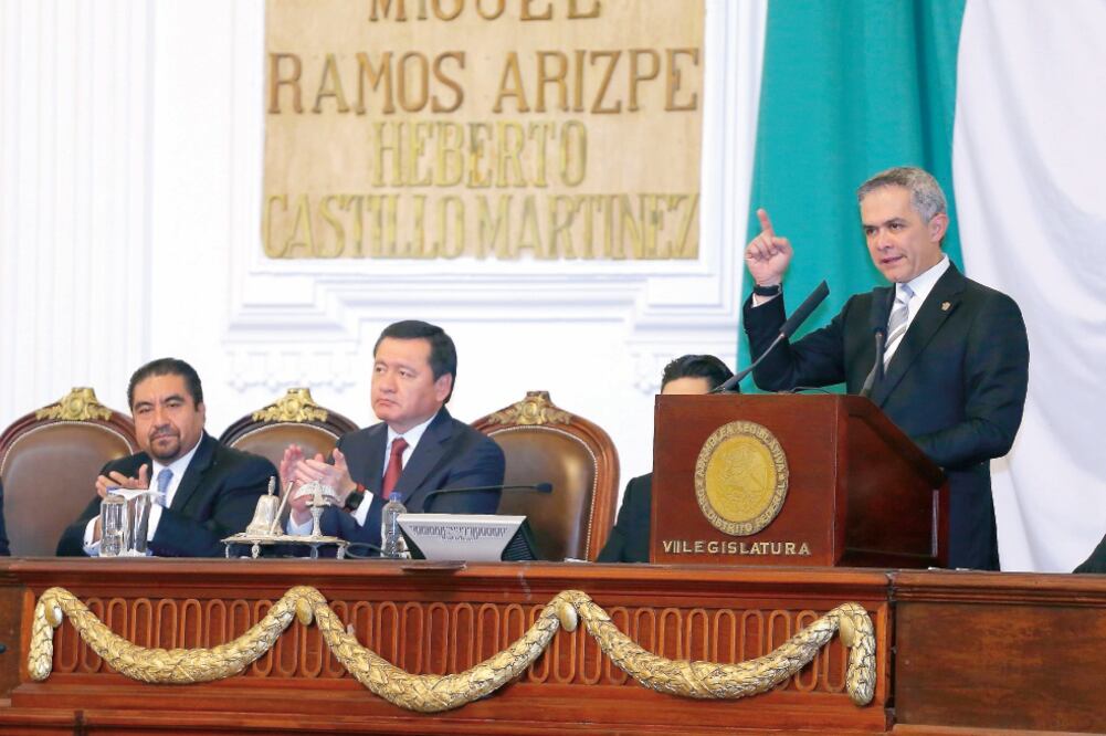 Miguel Ángel Mancera Espinosa aprovechó su Quinto Informe de Gobierno para destacar que en su gestión se corrigieron muchos errores del pasado (BERENICE FREGOSO. EL UNIVERSAL)