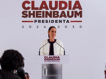 Volatilidad del peso frente al dólar es algo transitorio: Sheinbaum; “economía está muy sólida”, asegura