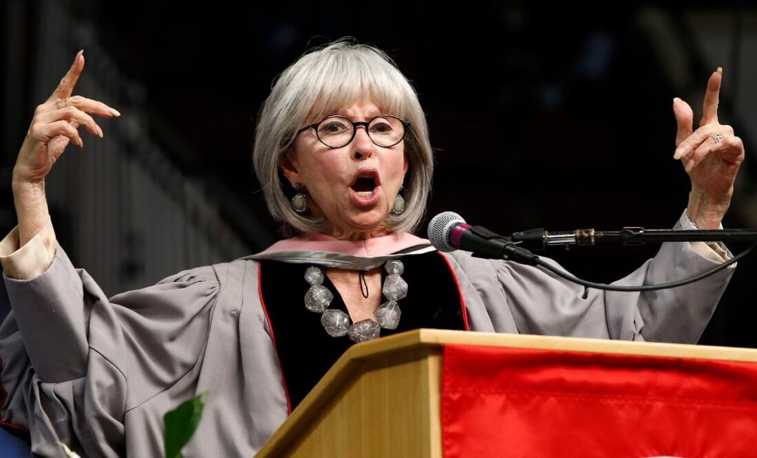 Dijo a ritmo de rap que los estudiantes "deben tener audacia, valor, agallas y perspicacia" FOTO:AP