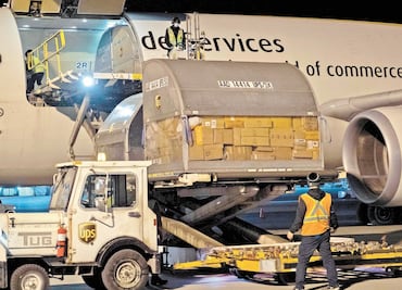 Trabajadores de aviación piden ser considerados para vacuna