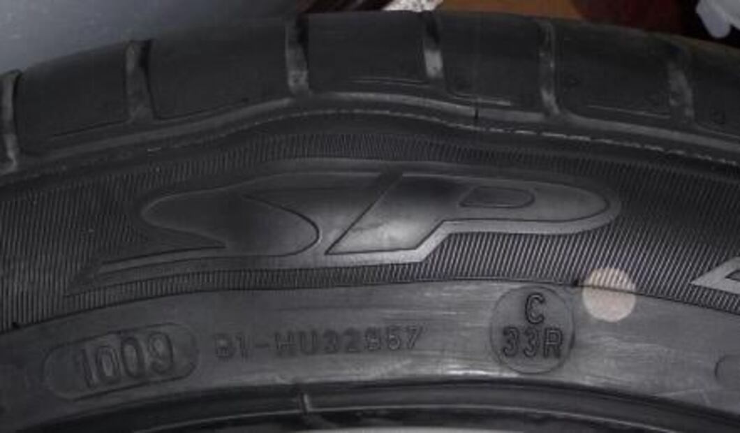 Daños que provocan los baches en tu coche 