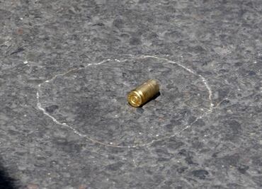 Encuentran dos cuerpos a la orilla de la carretera en Hidalgo