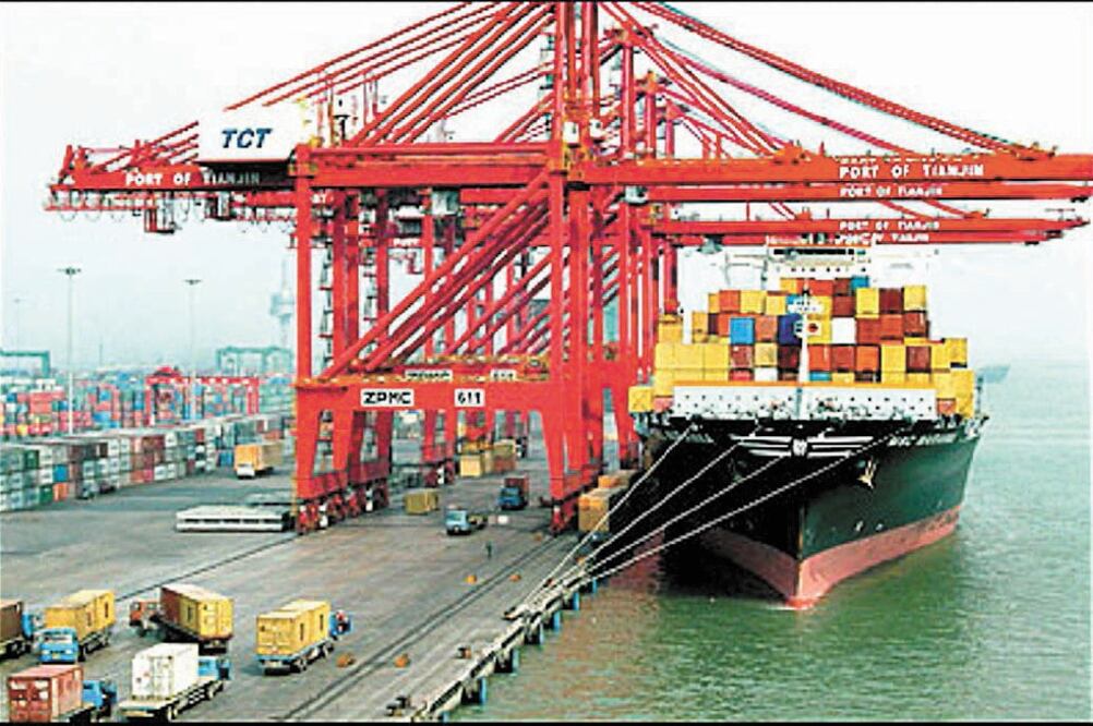 Entrada de mercancías. Las importaciones a México alcanzaron 38 mil 77 mdd de enero a abril de este año. Foto: ARCHIVO EL UNIVERSAL