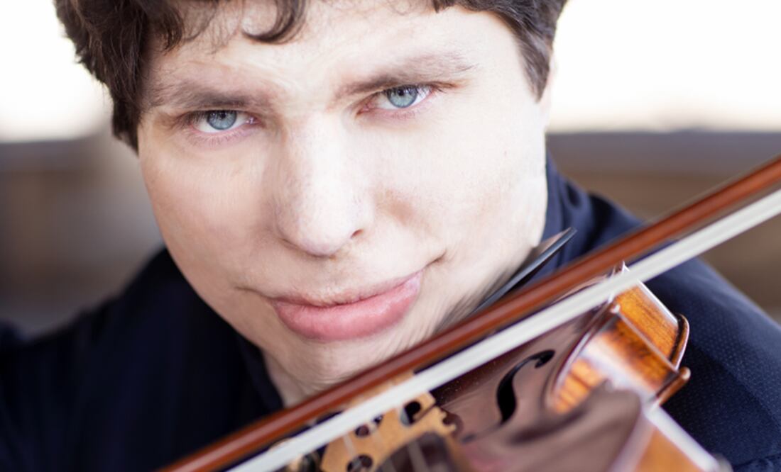El violinista Augustin Hadelich. Fotos: Orquesta Sinfónica de Minería.