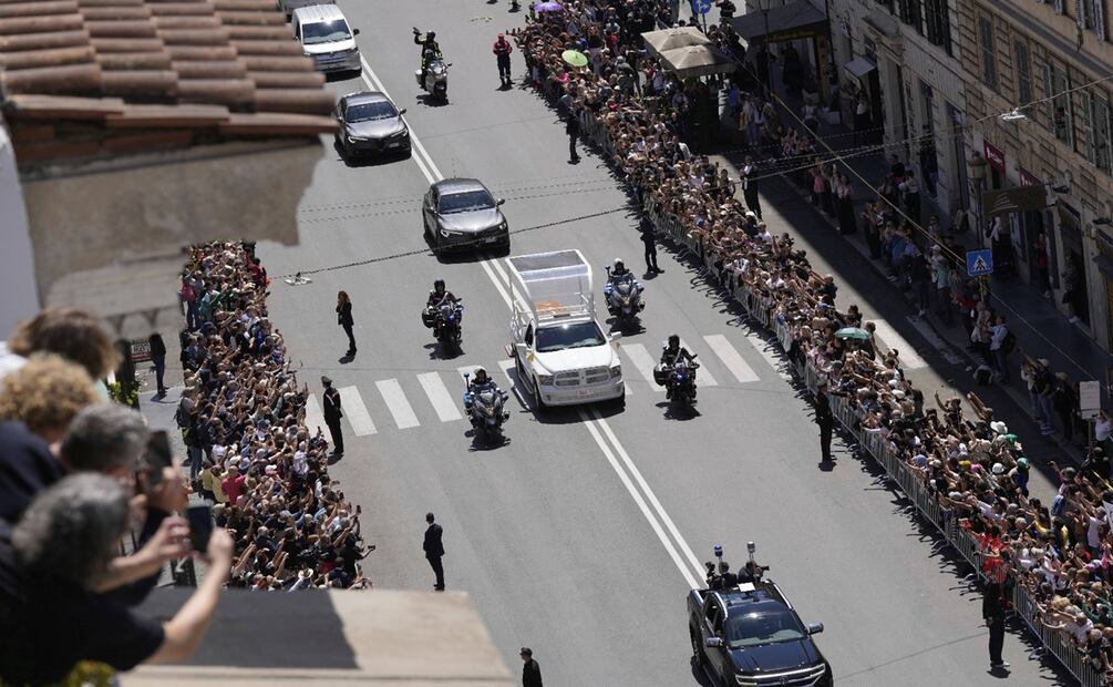 Papamóvil que trasladó al papa Francisco en su funeral. Foto: AP