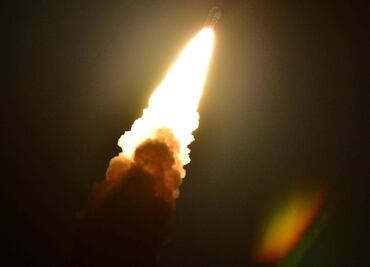 En su segundo día, Artemis I capta a la Tierra en su trayecto a la Luna