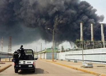 Pemex plant explosion injures 3 workers