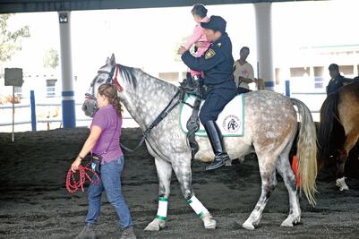 Renueva GDF programa de equinoterapia para menores