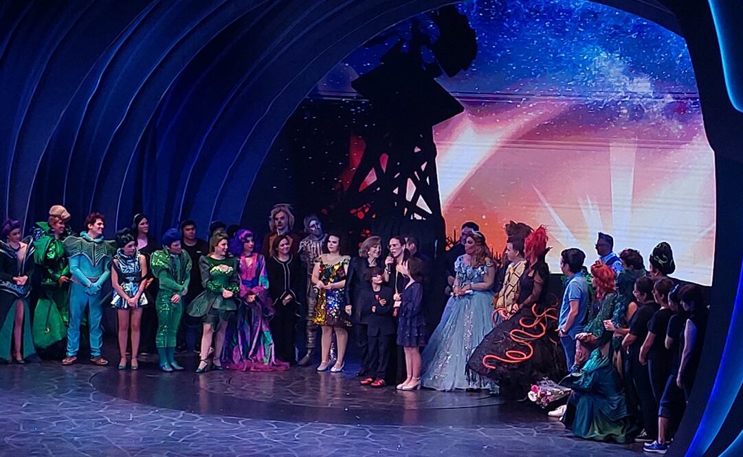 En la imagen se aprecia al elenco de "El Mago" y a Lucerito Mijares y Angélica Vale. Foto: Sughey Baños/EL UNIVERSAL.