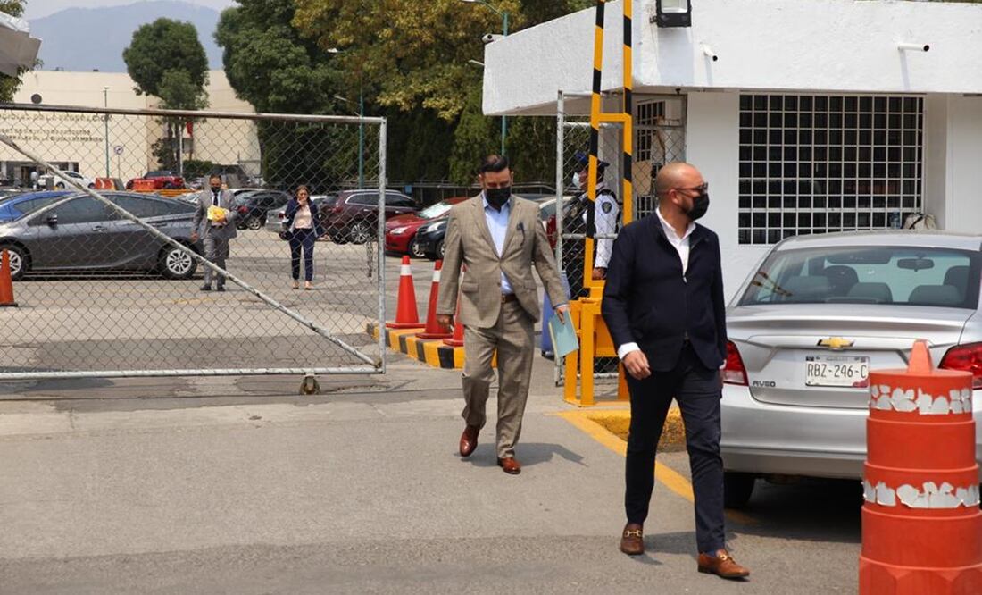 Fernando Benítez, abogado defensor de Juan Araujo, involucrado en un caso de extorsión saliendo de los juzgados del reclusorio Norte, donde se llevó a acabo una audiencia del caso Collado. Foto: Germán Espinosa/ EL UNIVERSAL