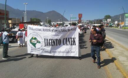 Normalistas exigen reapertura de escuela en Chiapas 