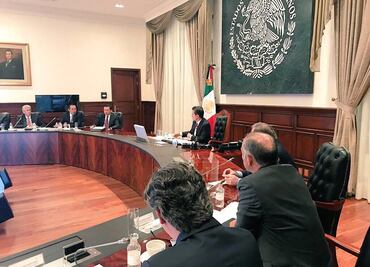 Peña evalúa con gabinete acciones por el sismo de 8.2