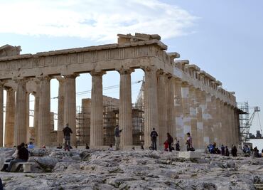 Grecia pide prestado al Louvre friso del Partenón
