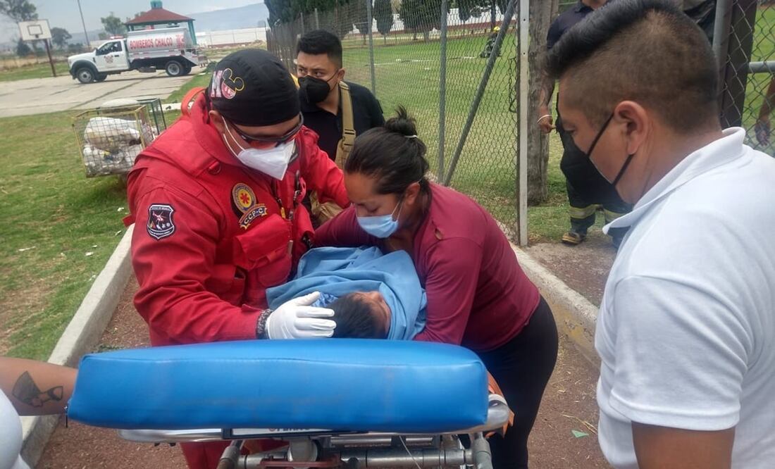 El menor que fue mordido por el reptil fue trasladado a bordo de un helicóptero Relámpago del gobierno del Estado de México. Foto: Especial