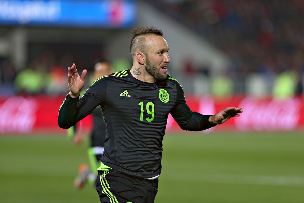 Cruz Azul oficializa llegada de Vuoso y Benítez