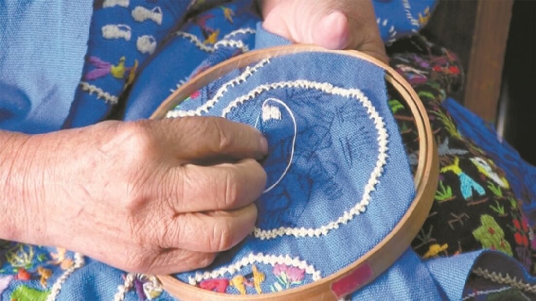 Cubrebocas de artesanas de Michoacán, con calidad de exportación