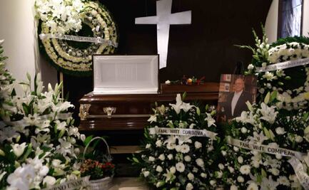 Amigos y familiares despiden al poeta, ensayista y profesor universitario Vicente Quirarte
