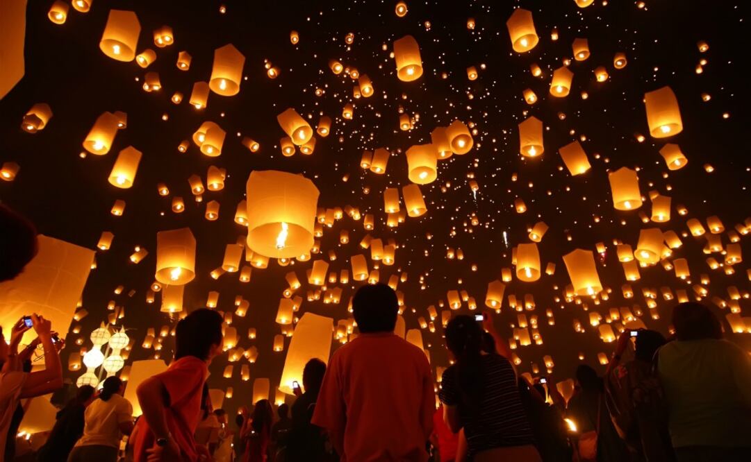 Participa en la liberación de globos de cantolla en Teotihuacán. (Foto: Sky lanterns wallpaper)