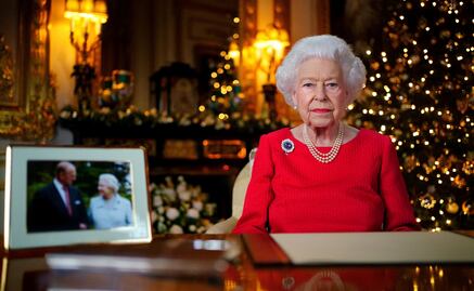 "Sé que quisiera que disfrutaramos la Navidad": Reina Isabel recuerda a su esposo en mensaje navideño