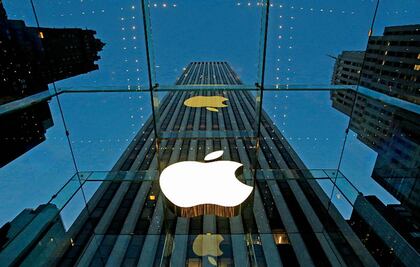 Apple niega planes para vender servicios móviles