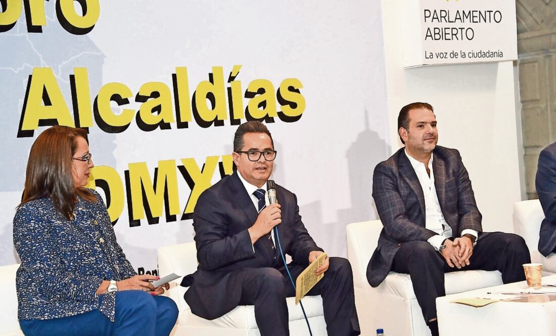 a actual Legislatura de la Asamblea tiene la oportunidad de elaborar las leyes secundarias específicamente en el tema de las alcaldías, para definir el modelo de gobierno que se desea instaurar, dijo el diputado Leonel Luna (centro) (ASAMBLEA LEGISLATIVA)