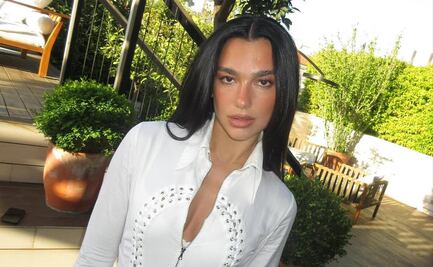 Dua Lipa impone tendencia con su máscara de pestañas verde