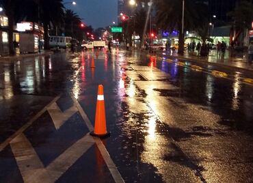 Lluvia afecta Paseo Nocturno en CDMX