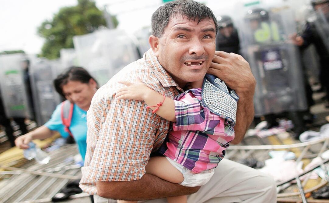 The Federal Police sprayed the migrants with tear gas - Photo: Ueslei Marcelino/REUTERS