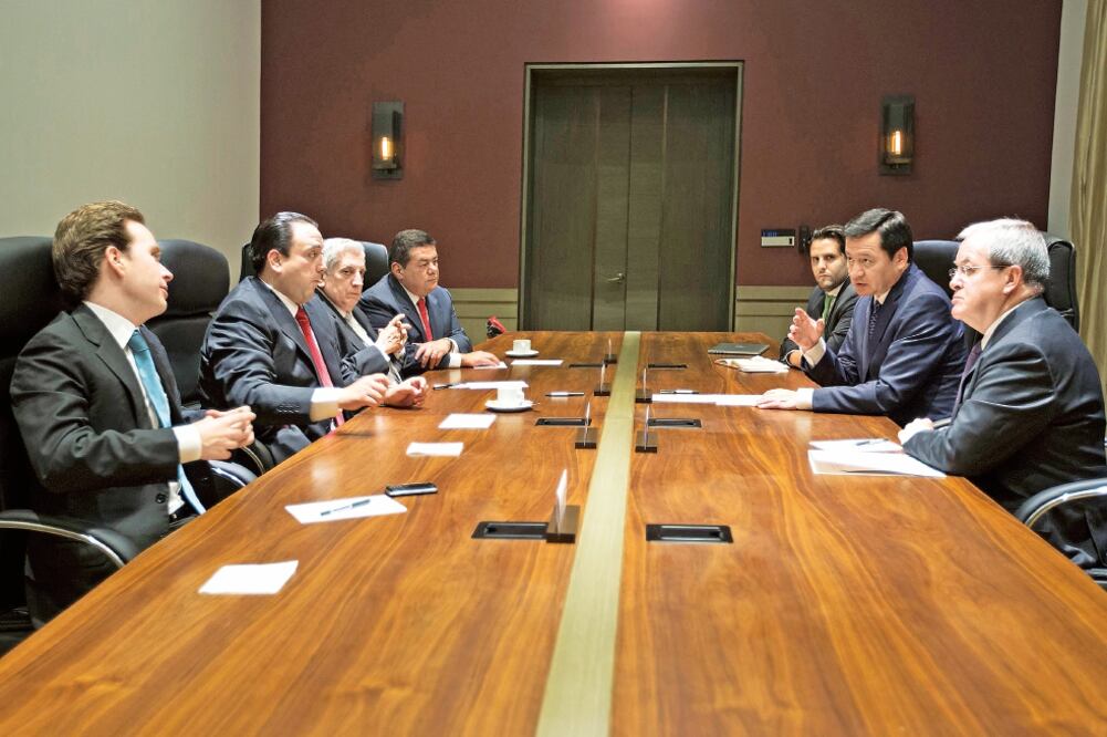 El Secretario de Gobernación, Miguel Ángel Osorio Chong, se reunió con los gobernadores Manuel Velasco Coello, Roberto Borge Angulo, Arturo Núñez Jiménez y Fernando Ortega Bernés