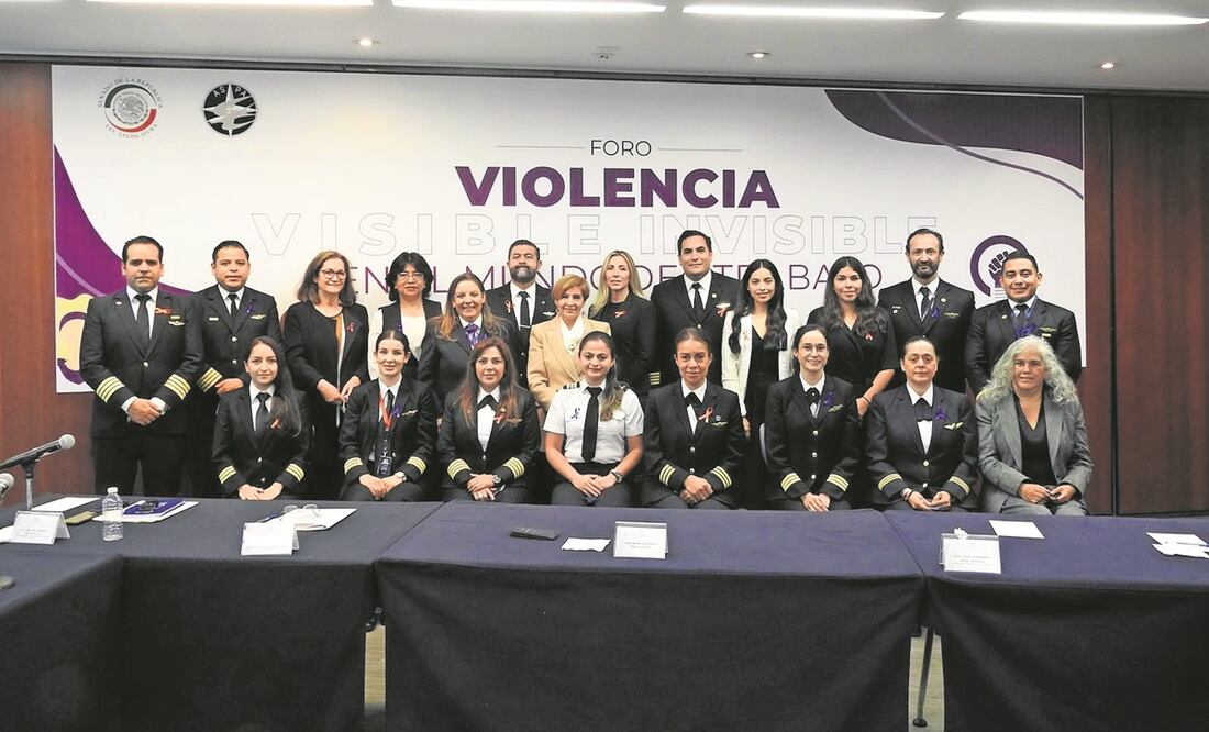 Pilotos y legisladores durante su participación en el foro sobre violencia laboral hacia la mujer. Foto: CORTESÍA