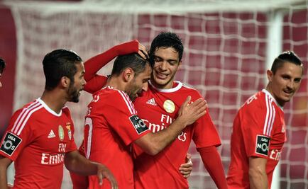 Jiménez, titular en goleada del Benfica