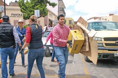 Recogen basura en vehículos oficiales de alcaldía zacatecana