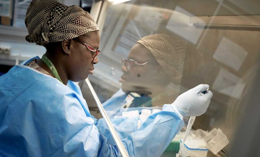 En sudáfrica menos de la mitad de la población está vacunada, esto puede ser un factor determinante para el contagio acelerado. Foto: Michele Cattani, archivo