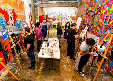 En esta cafetería te enseñan a pintar como los grandes