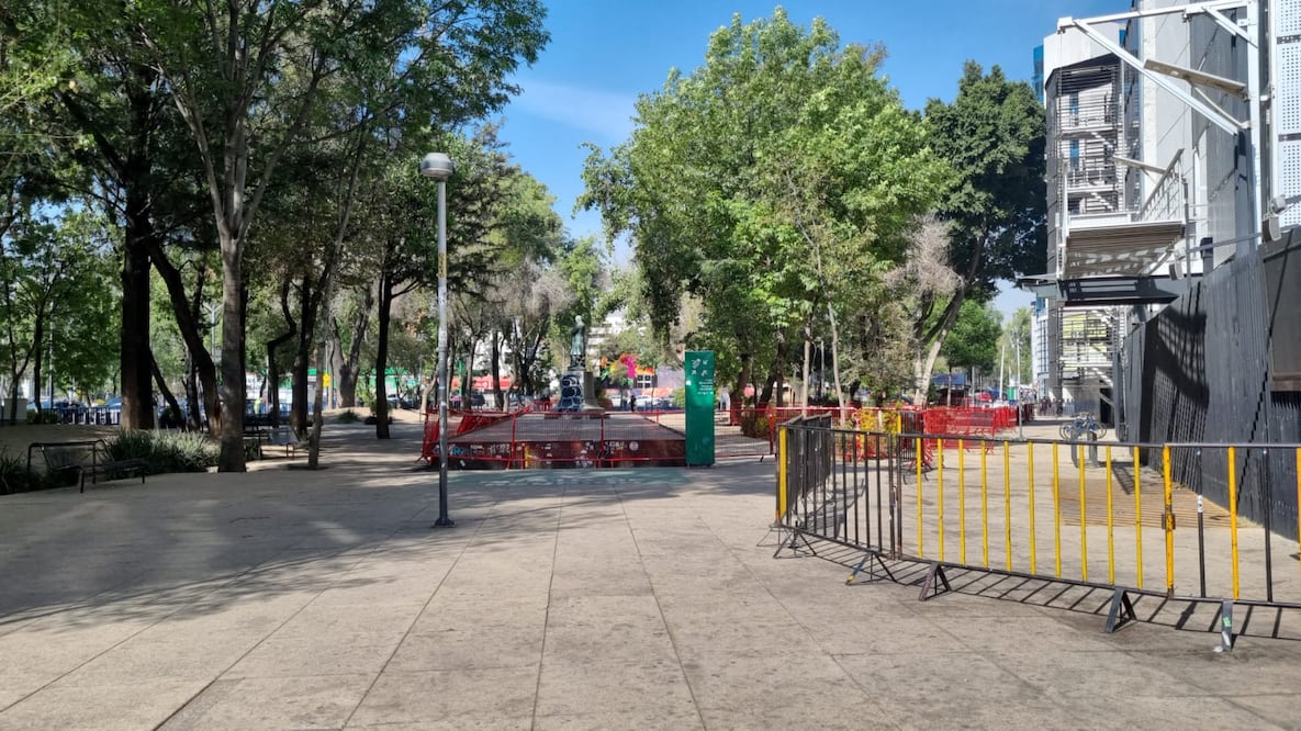 El sábado pasado, el gobierno de la CDMX retiró el campamento que estaba afuera del Senado desde hace tres años. Foto. Especial.