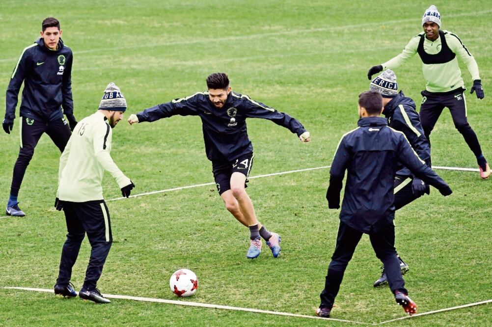 Expertos ven parejo, así como el más lógico, un posible duelo entre las Águilas del América y el Atlético Nacional. (FRANCK ROBICHON. EFE)
