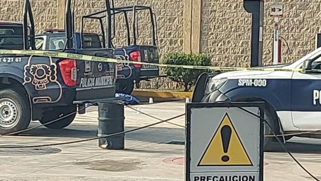 Hombres armados sorprenden y balean a policías cuando lavaban patrulla en el Edomex 