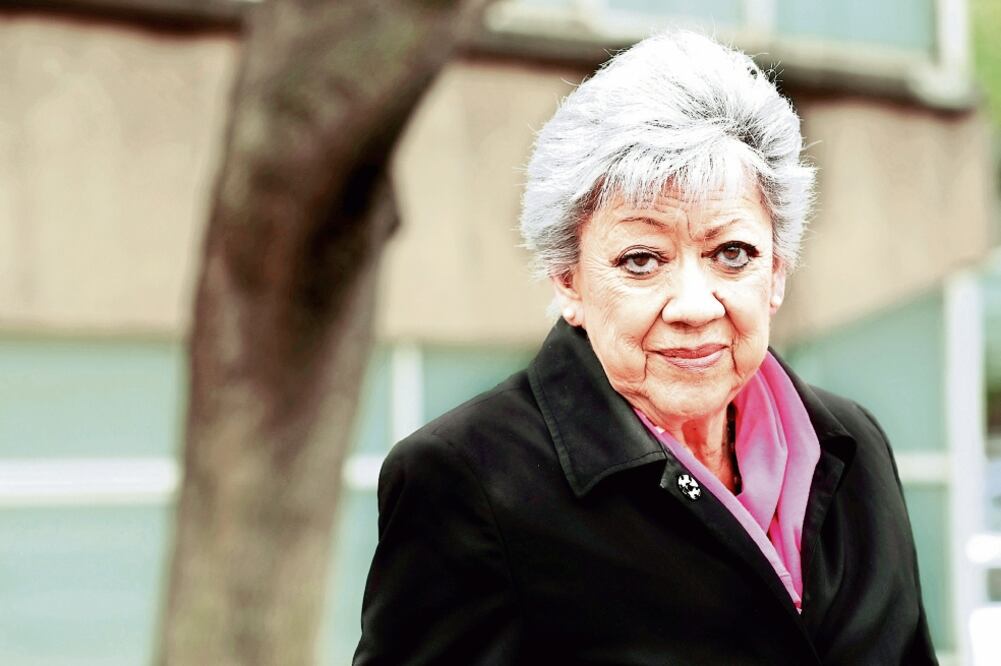 Olga Robles ha sido sometida a varias cirugías y recibe quimioterapia en el Centro Médico La Raza (IMSS)