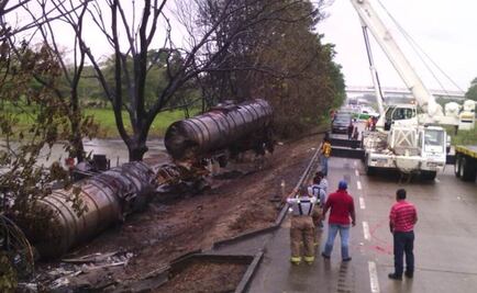 Suman 19 muertos por explosión de pipa en Tabasco