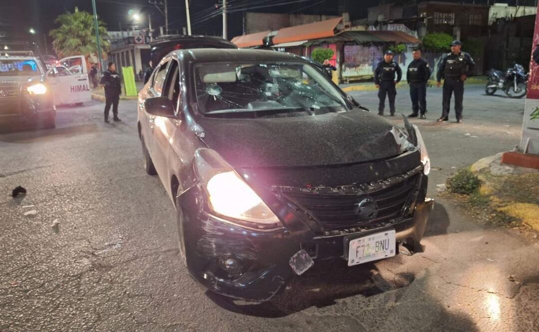 Policías de Chimalhuacán se enfrentaron con sujetos armados, quienes viajaban en un vehículo color negro y desde donde agredieron a los oficiales (1/03/2025). Foto: Especial