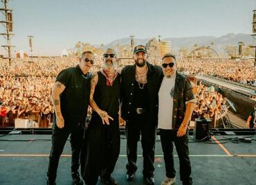 Carin León y Molotov protestan con "Frijolero" en el Coachella