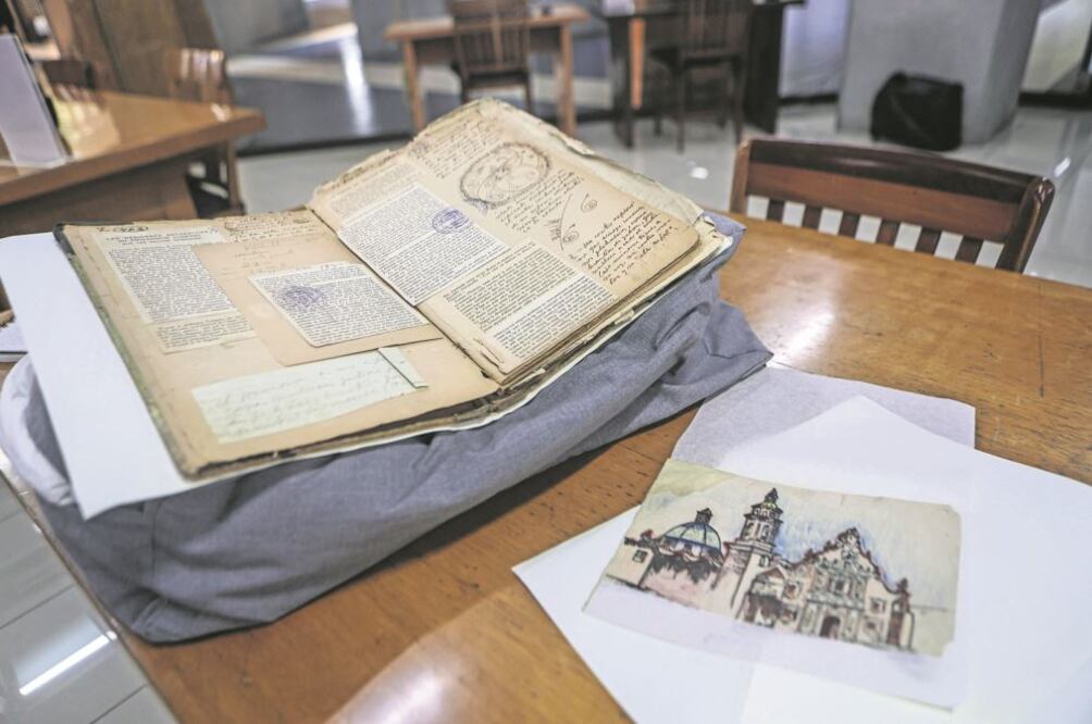 El cuaderno de trabajo del artista Gerardo Murillo, mejor conocido como Dr. Atl, con algunas ideas que fueron la génesis de sus obras literarias. Crédito: Gabriel Pano / El Universal