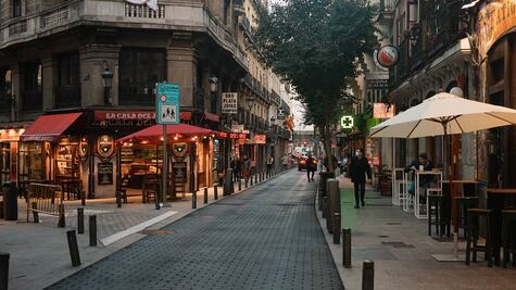 Un día en Madrid: vino, tapas y canciones ochenteras
