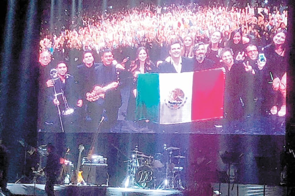 El cantante se presentó en el Teatro Metropólitan. Foto/Nicole Trejo. El Universal