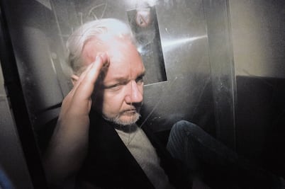 Inicia proceso para extraditar a Assange