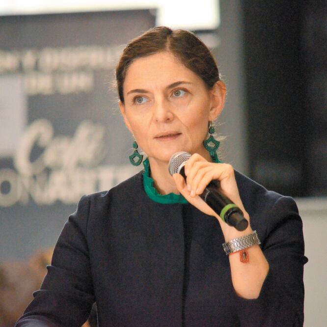 Las mesas de trabajo sobre el futuro del Fonca comenzaron ayer en Monterrey. Marina Núñez, secretaria Ejecutiva, moderó la charla sobre la descentralización. EMILIO VÁSQUEZ. EL UNIVERSAL