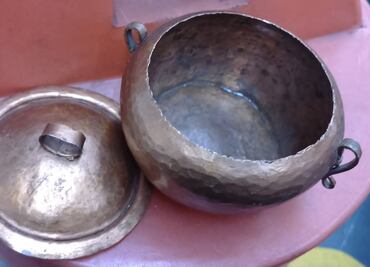 Cacerola cae a vías de Línea 8 del Metro y provoca retrasos en servicio; trenes ya operan de manera normal