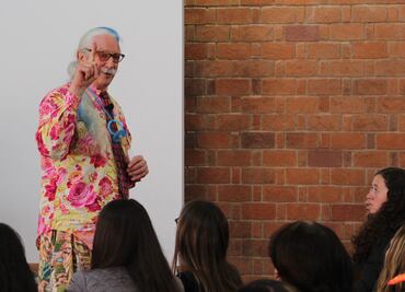 Autores de tiroteos en EU no son enfermos mentales, afirma "Patch Adams"